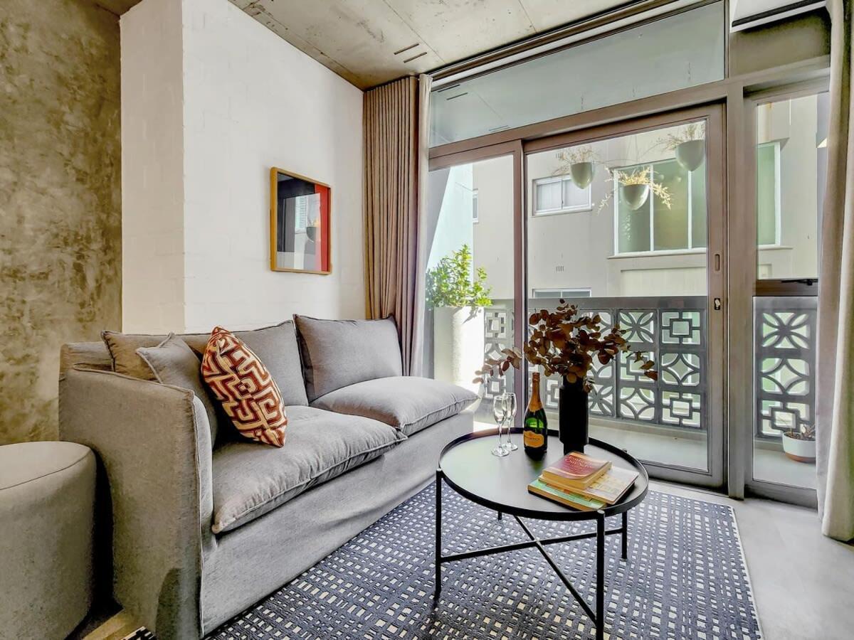 Seaside, Modern Luxury Apartment