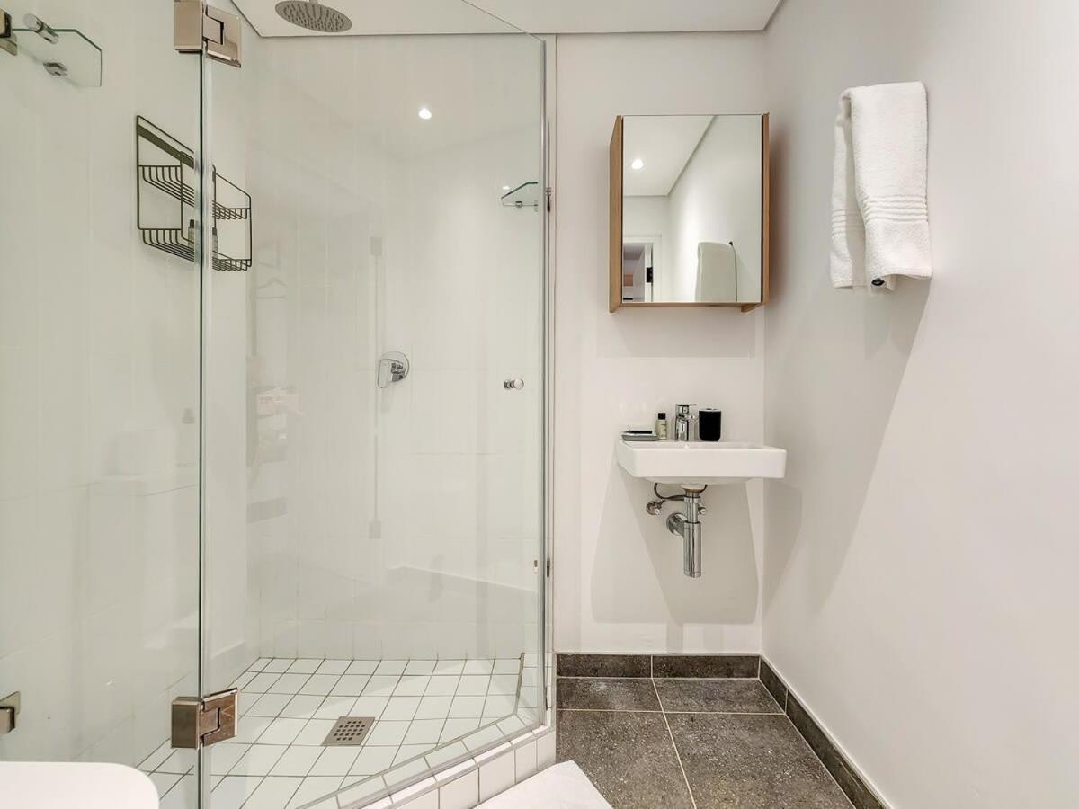Seaside, Modern Luxury Apartment Cape Town